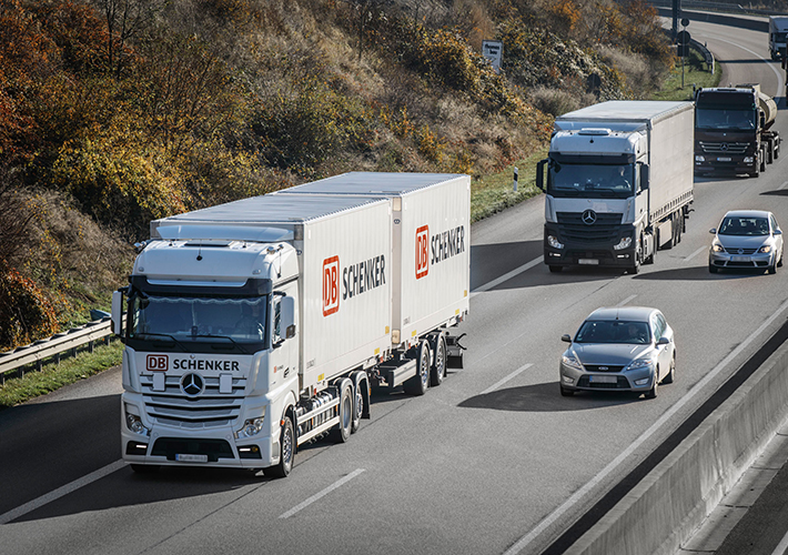 Foto DB Schenker reanuda los envíos terrestres a Reino Unido tras una pausa provocada por el Brexit.